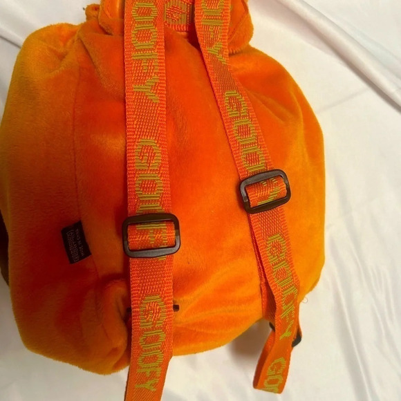Disney Store  vintage Goofy plush backpack in excellent condition - Picture 8 of 10
